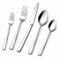 Ménagère 5 pièces en acier inoxydable argenté finition polie pour table